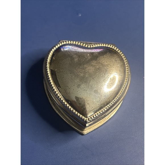 Vintage Silver Tone Heart Jewelry / Trinket Box - Picture 1 of 11